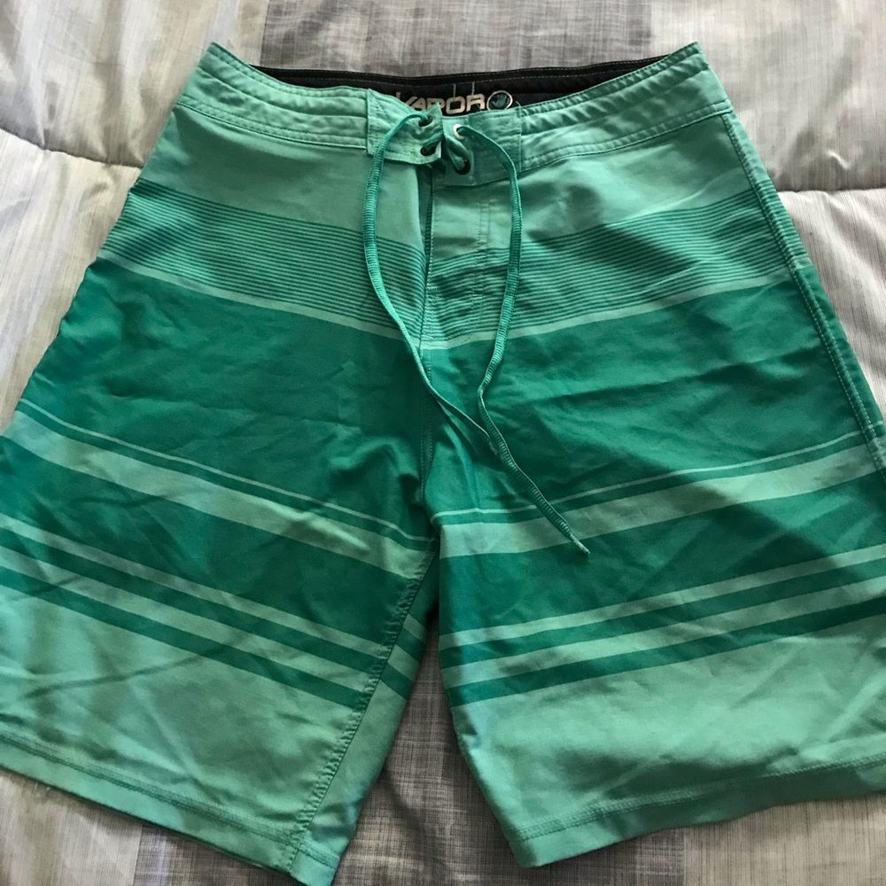 Vapor green board shorts size 32